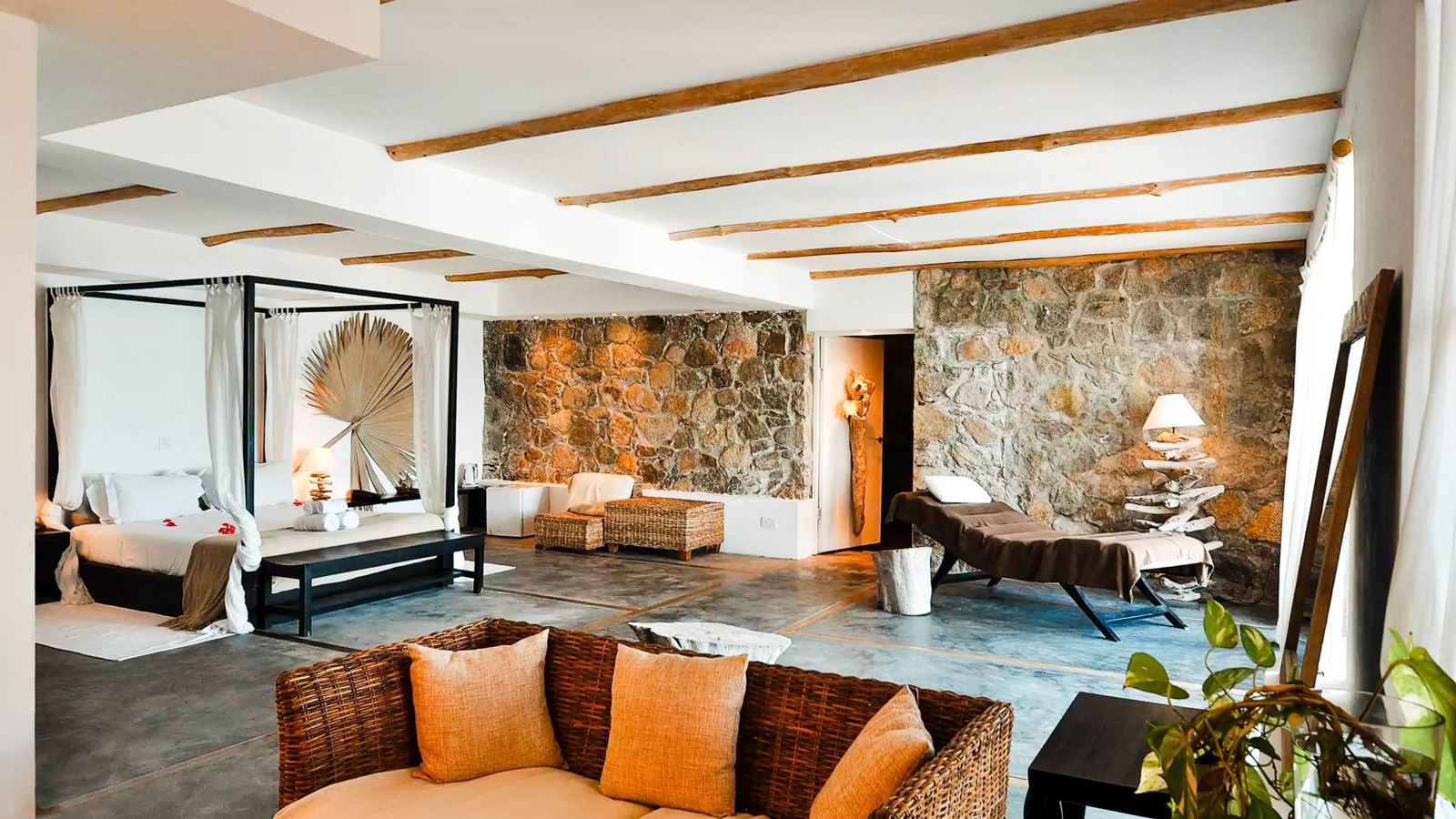 rooms-seaside--sea-view-suites