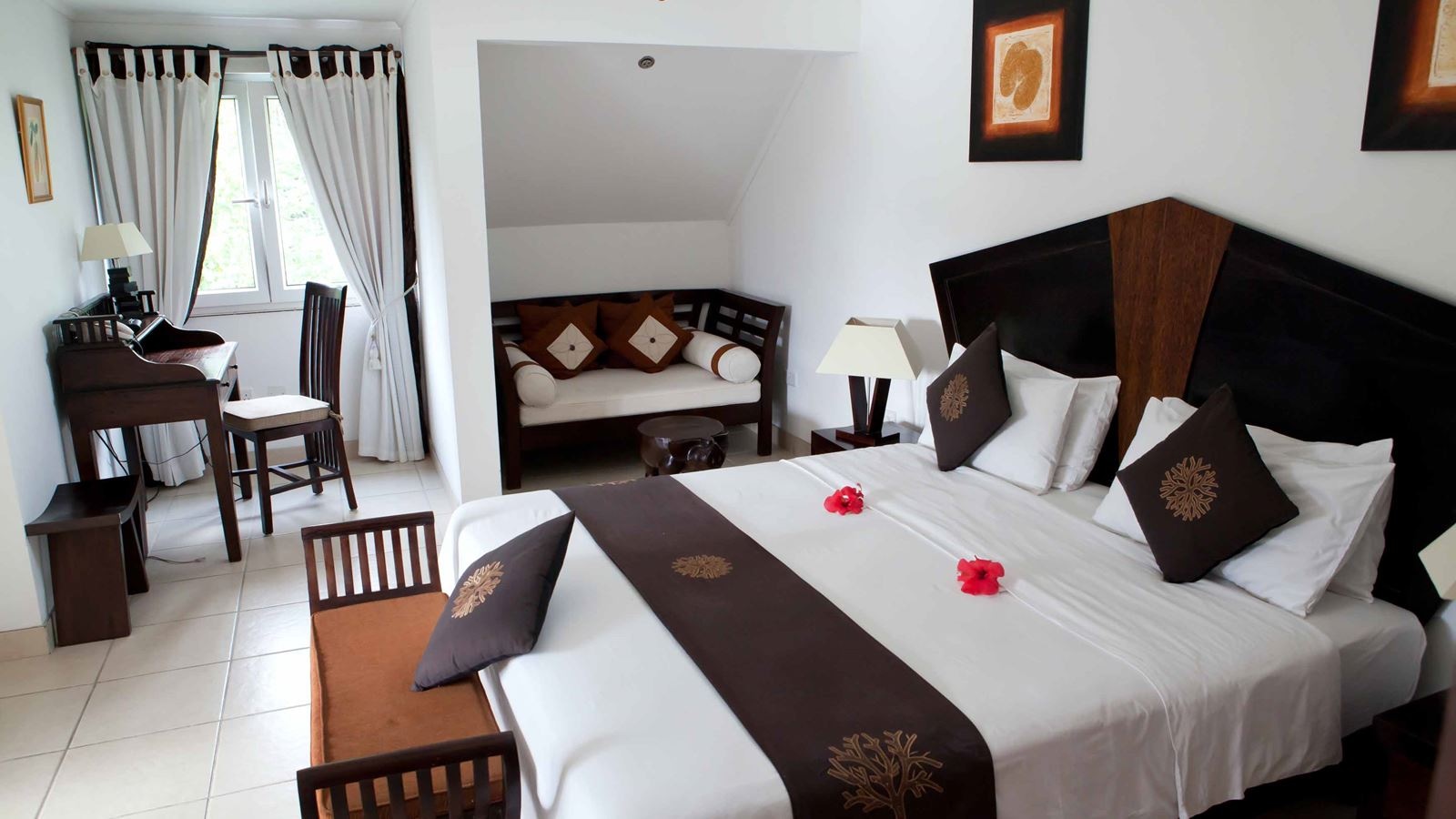 rooms-1-bedroom-terrace-studio