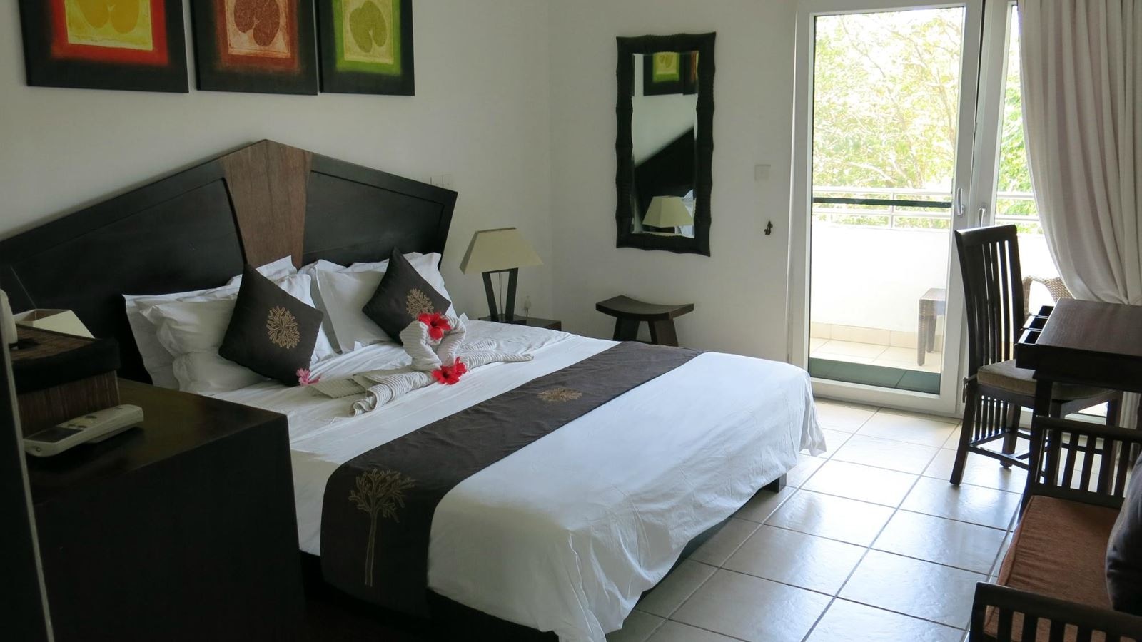 rooms-1-bedroom-terrace-studio