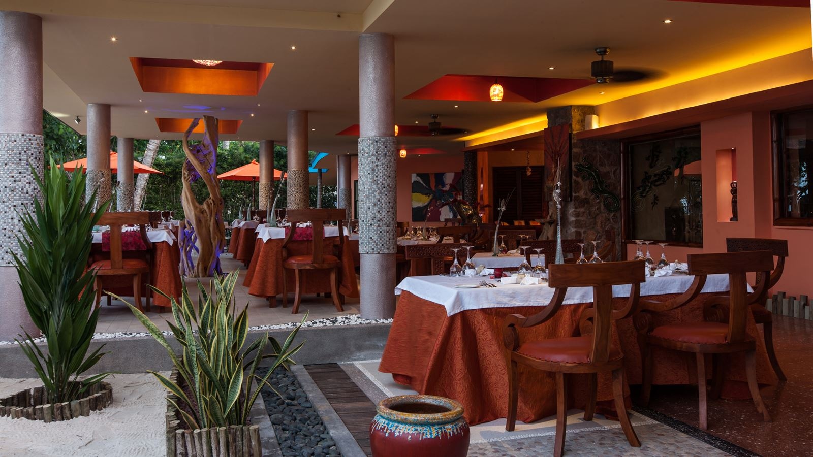 restaurants-cafe-des-arts-restaurant