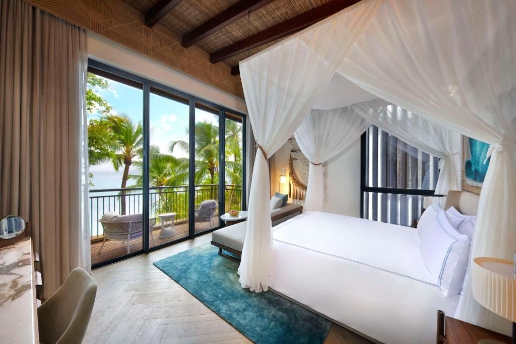 rooms-one-bedroom-suite-with-ocean-view