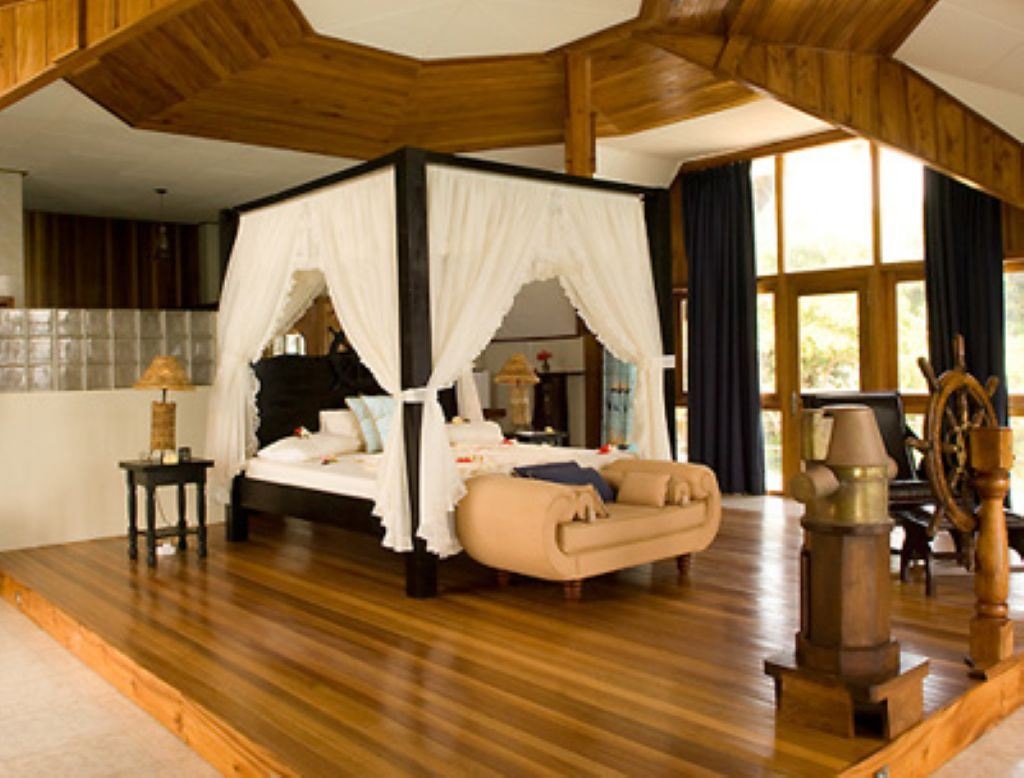 rooms-captains-retreat