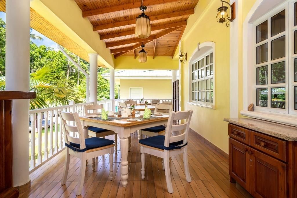 restaurants-restaurant