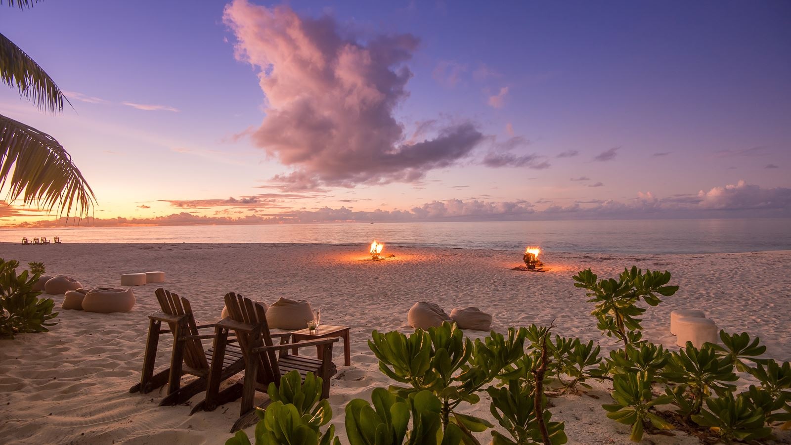 restaurants-meal-on-villacottage-or-beach
