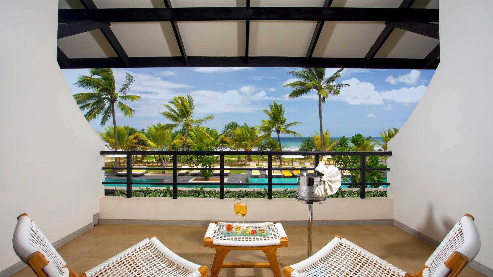 rooms-deluxe-ocean-view