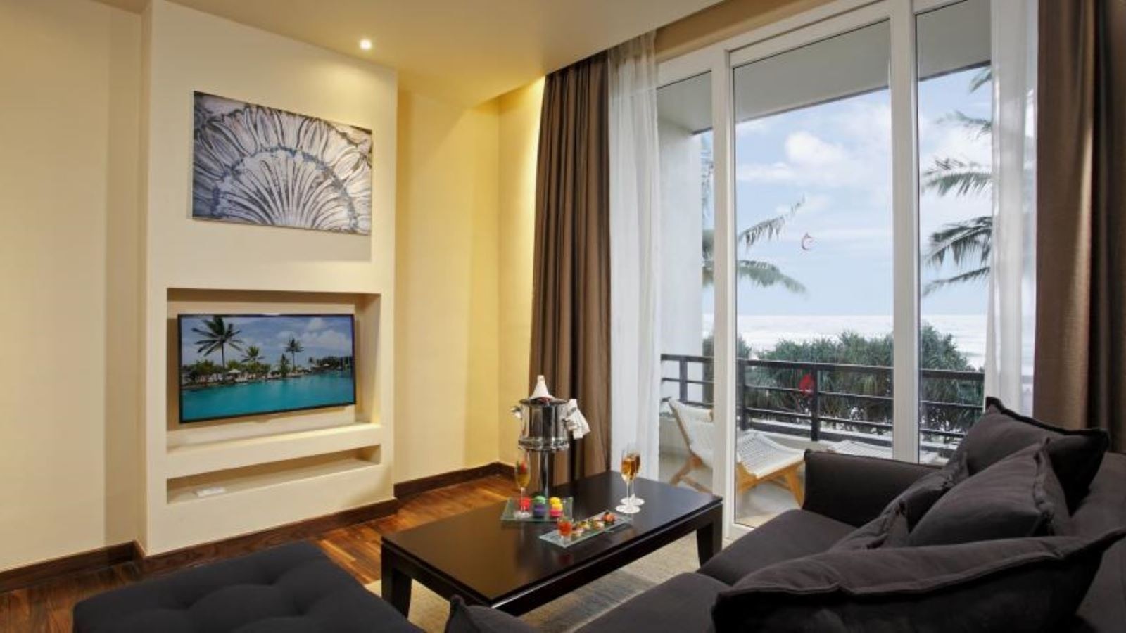 rooms-family-residence