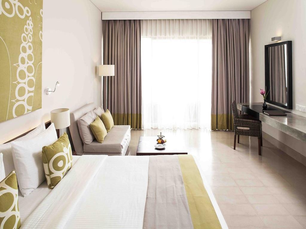 rooms-premium-deluxe-suite-room