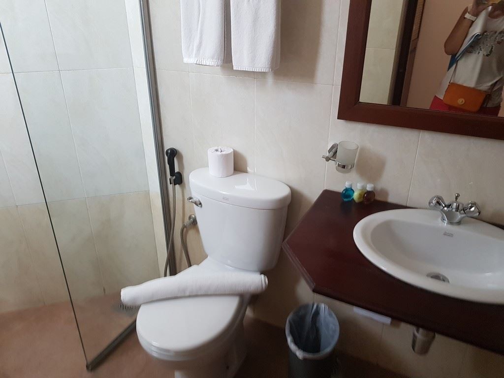 rooms-deluxe-sea-view-with-balcony