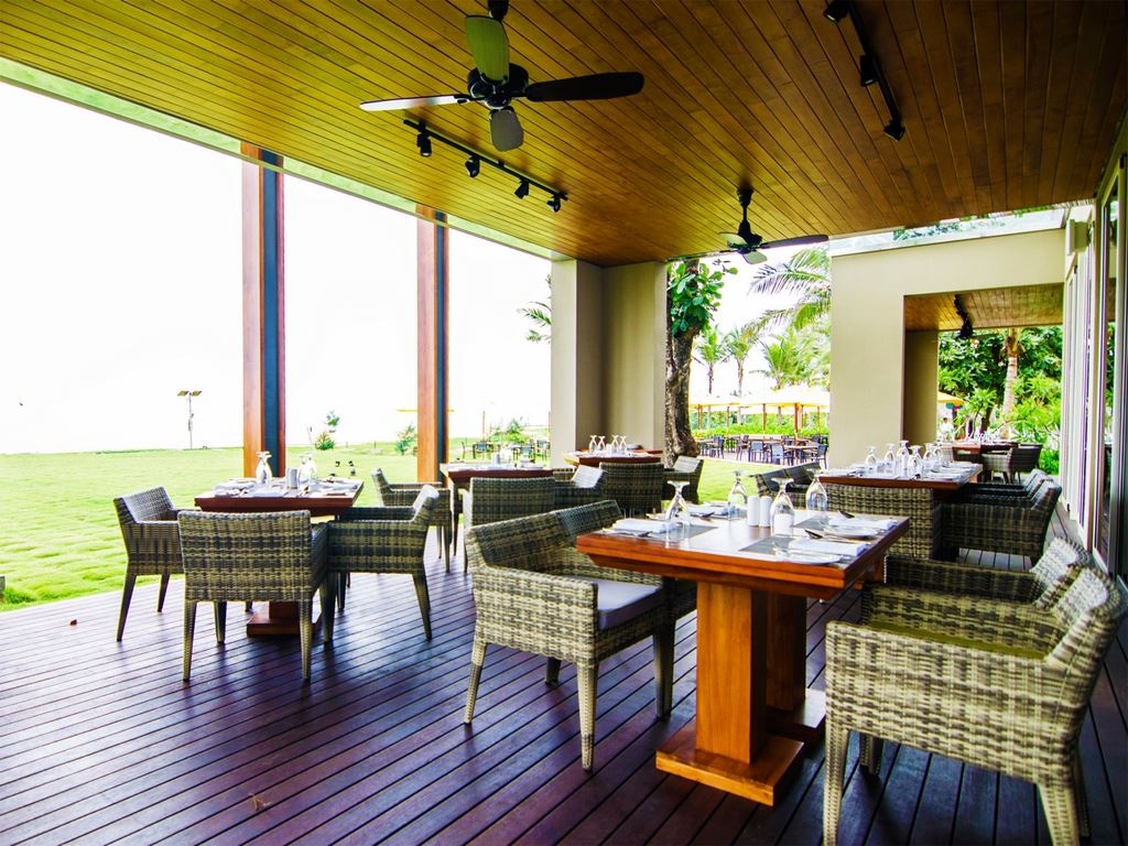 restaurants-swiss-bakery-and-café