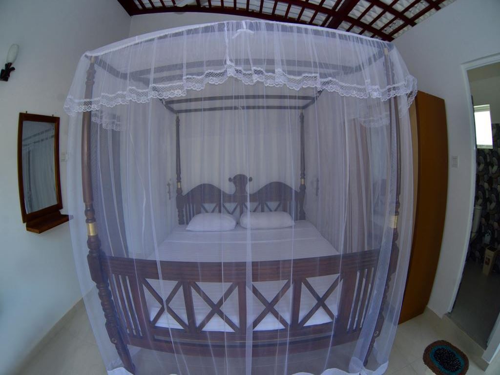 rooms-deluxe-room-ac-with-tv