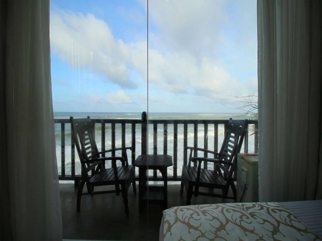 rooms-mini-suite-with-direct-sea-view-and-balcony