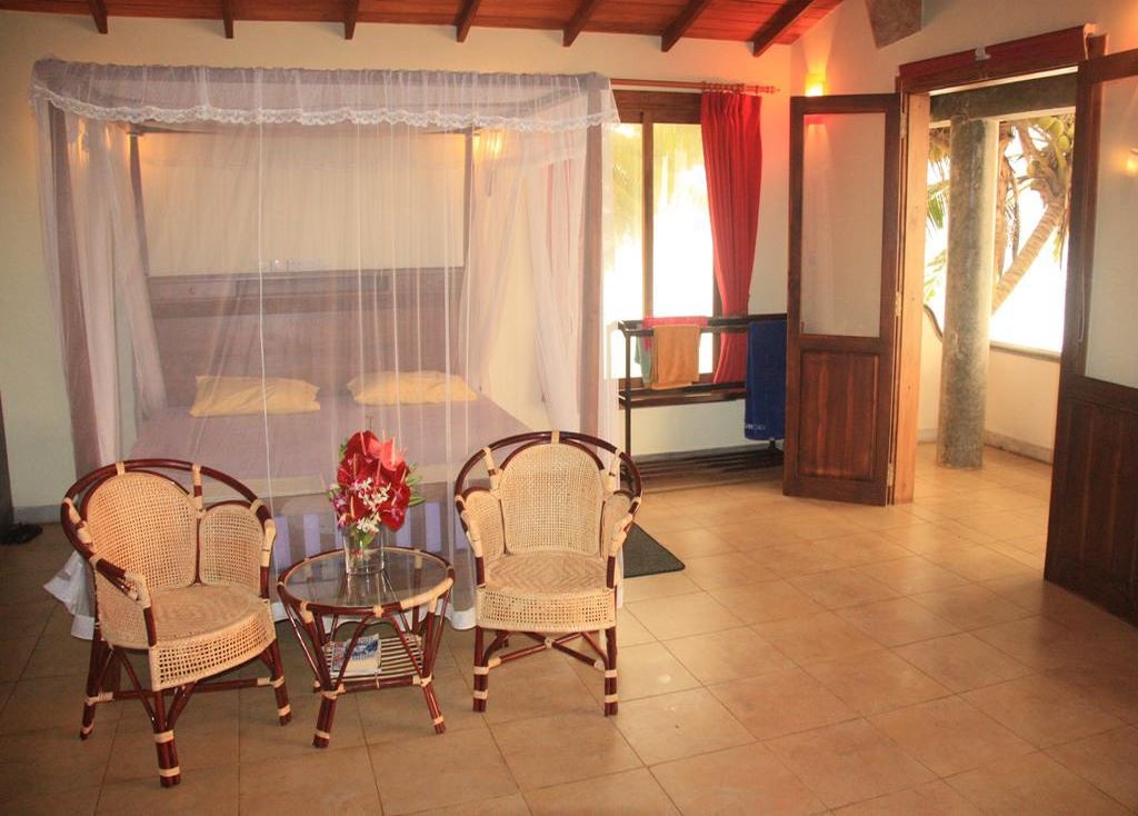 rooms-honeymoon-suite