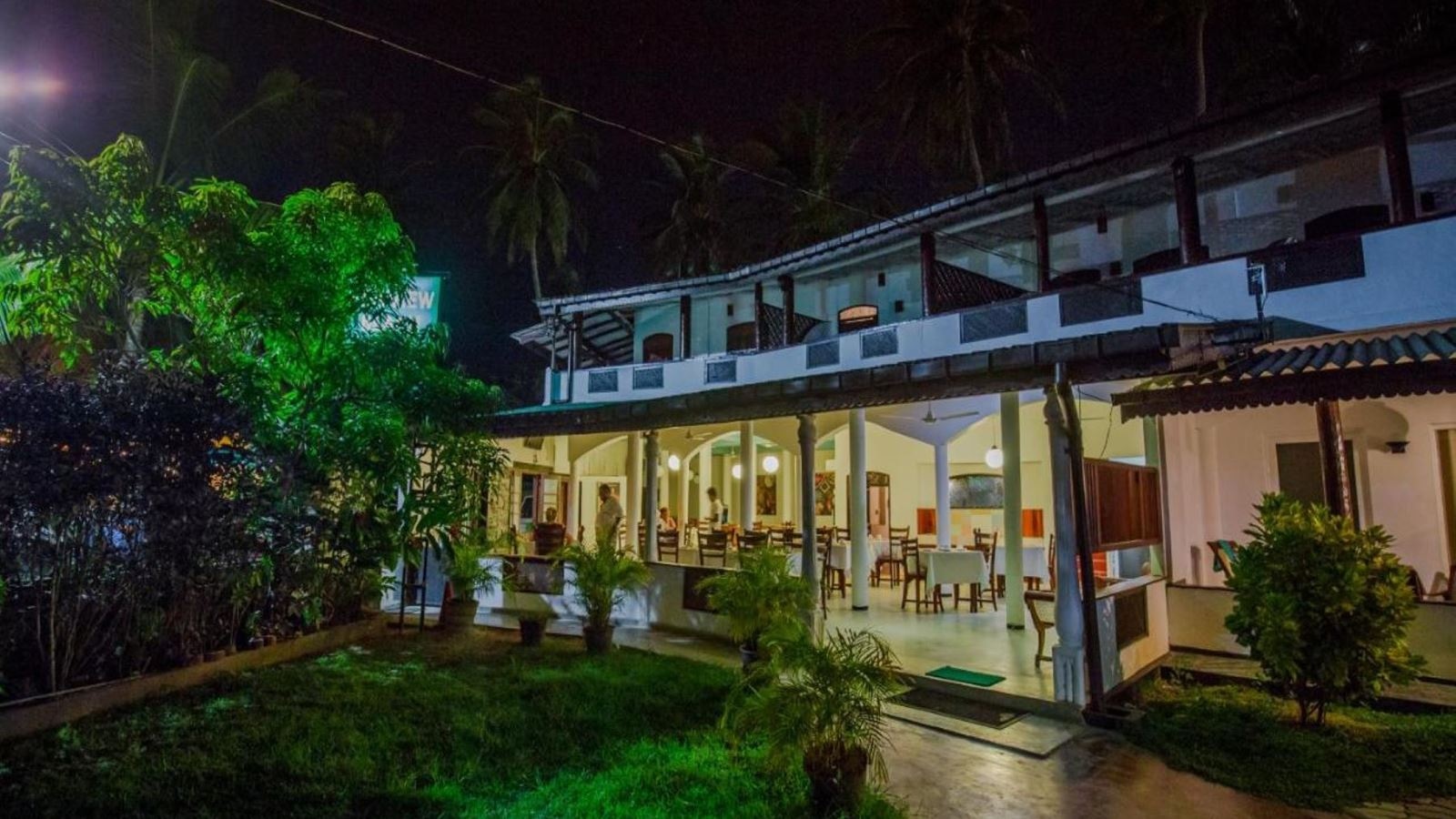 restaurants-restaurant