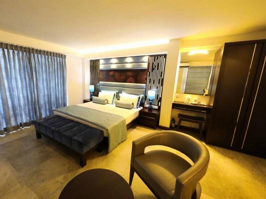 rooms-suite-room
