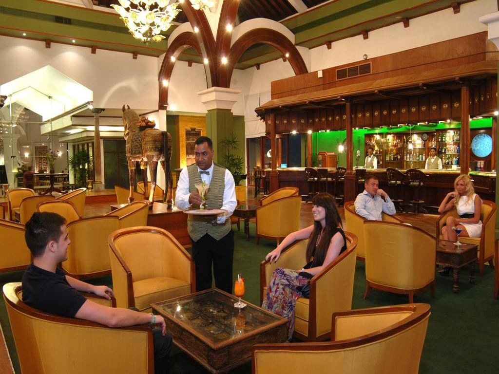 bars-hurricane-lounge-bar