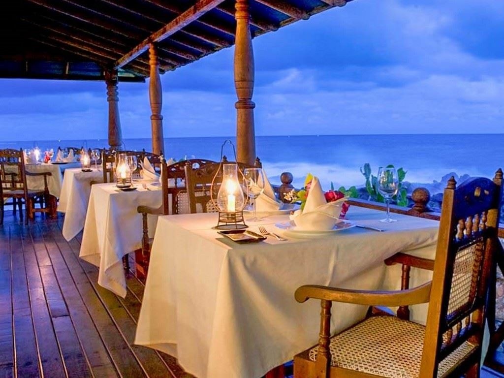 restaurants-the-surf-spray