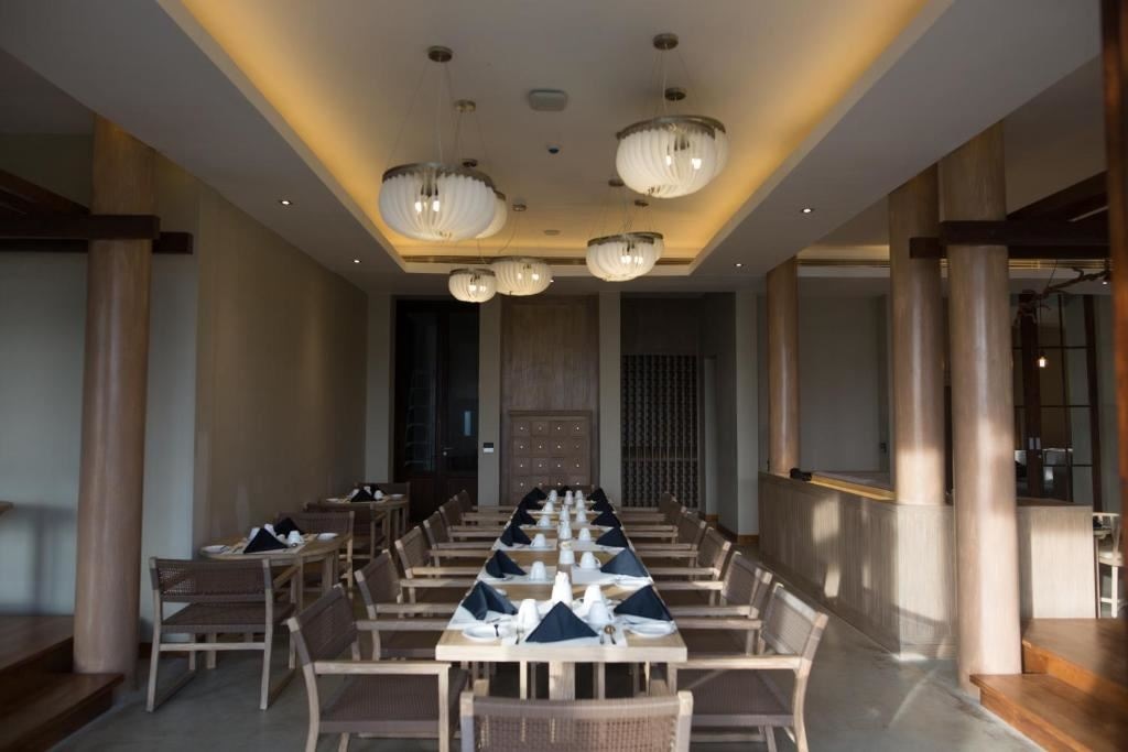 restaurants-restaurants