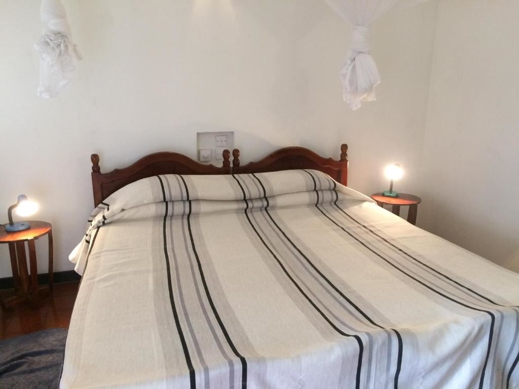 rooms-standard-river-view-with-balcony-non-ac