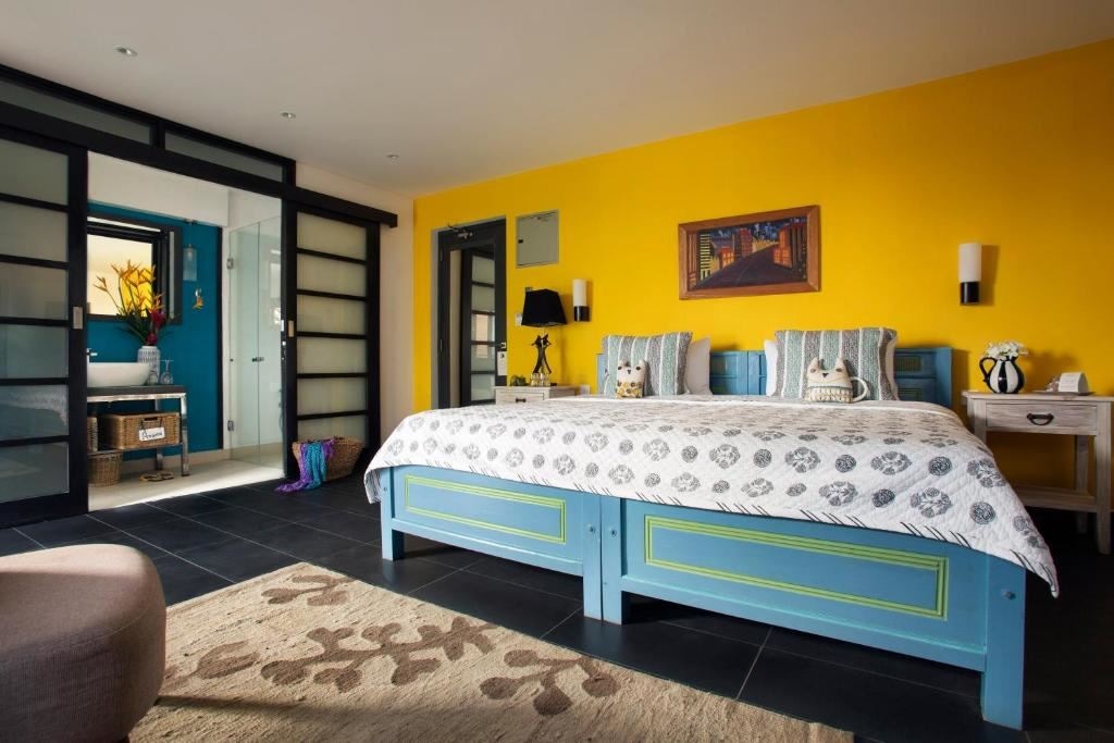 rooms-suite-little-treats