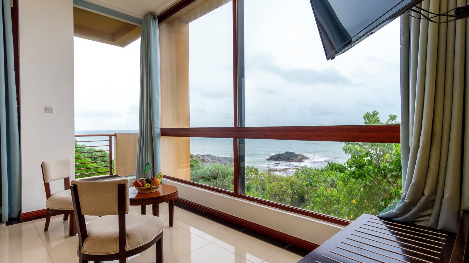 rooms-suite-with-sea-view