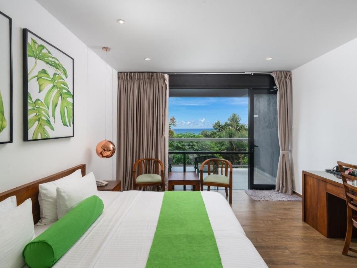 rooms-deluxe-partial-ocean-view-room