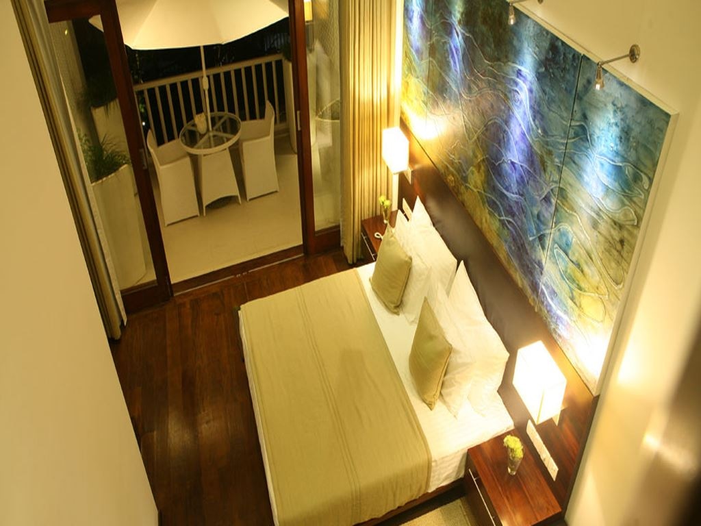 rooms-deluxe-suites-with-atic