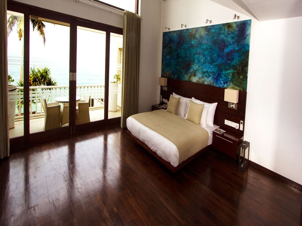 rooms-deluxe-suites-with-atic