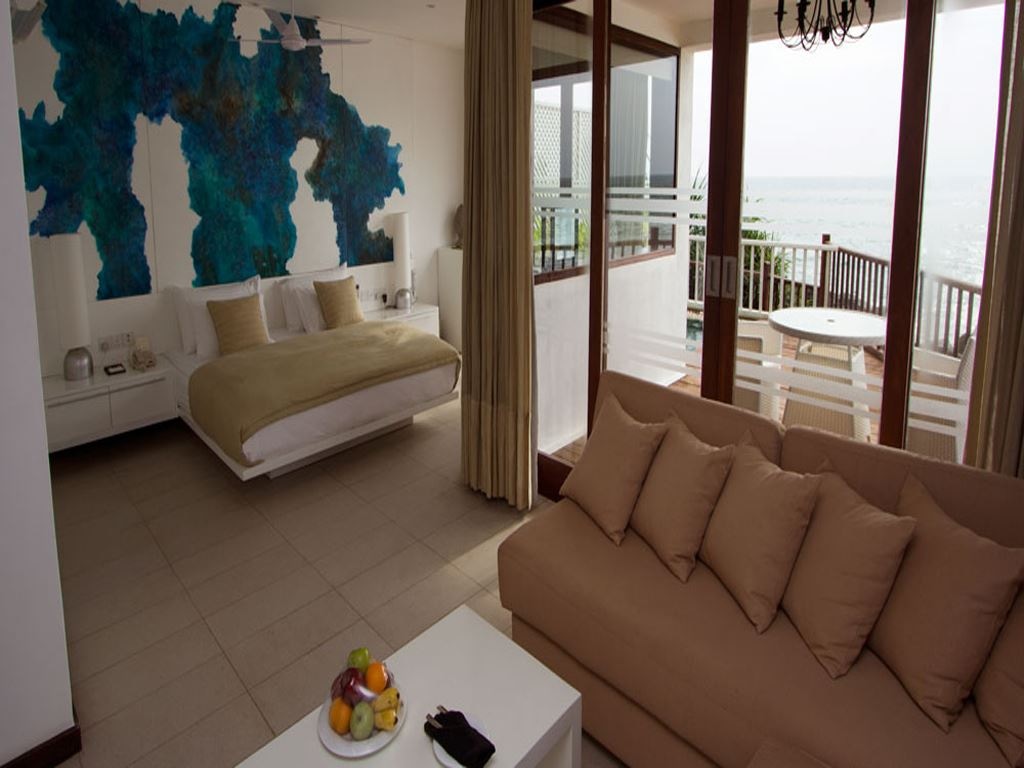 rooms-rose-petal-suites-with-plunge-pool