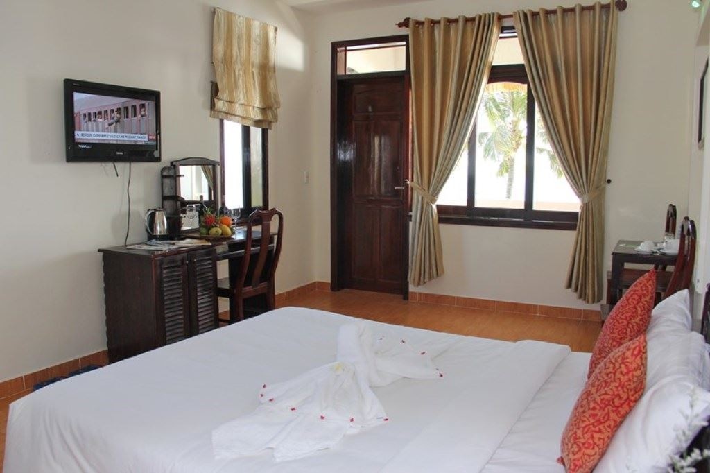 rooms-beach-front-villa