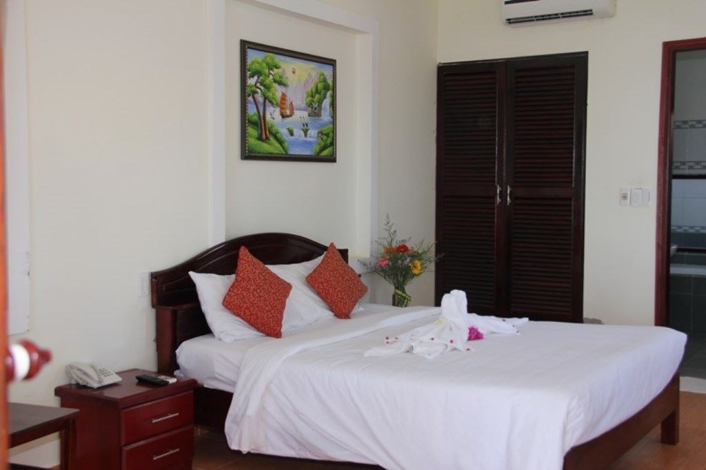 rooms-beach-front-villa