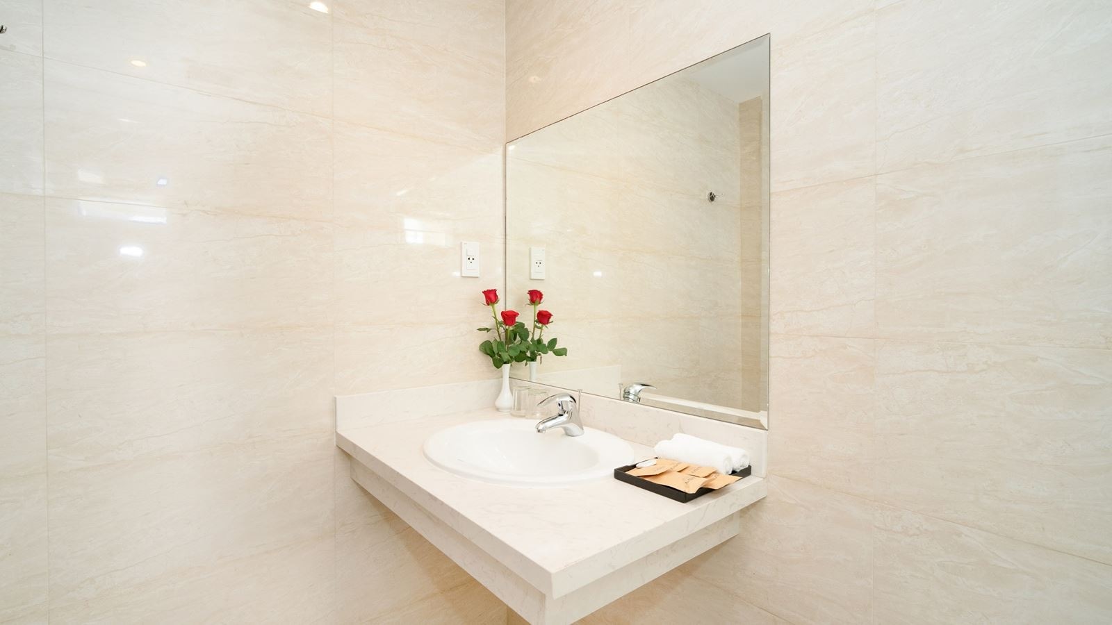 rooms-deluxe-city-view