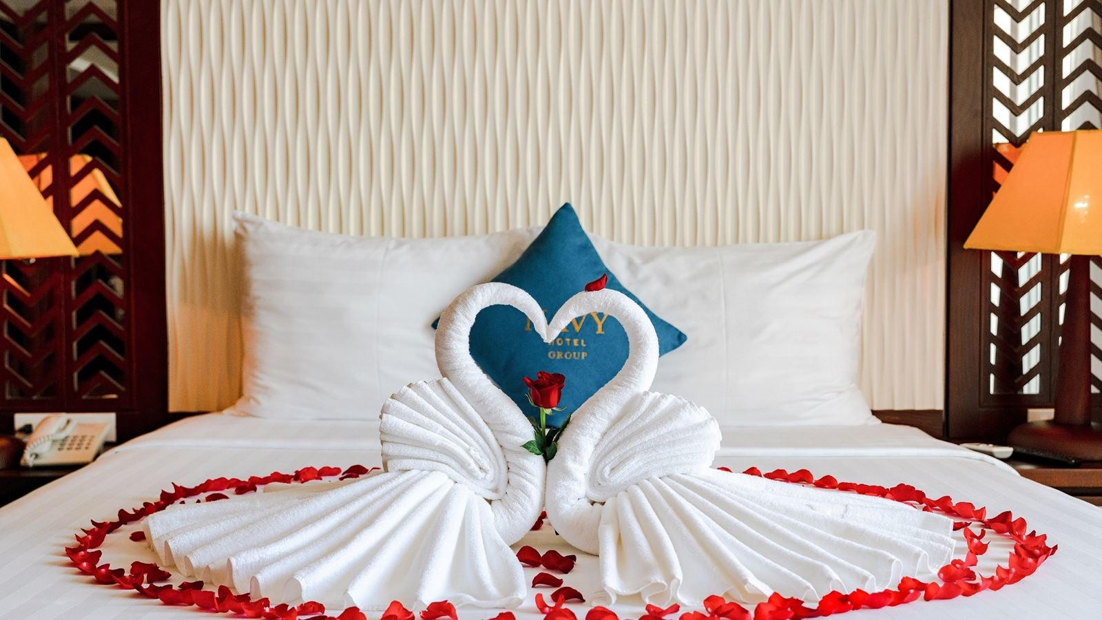 rooms-deluxe-city-view-with-balcony-child-without-extra-bed