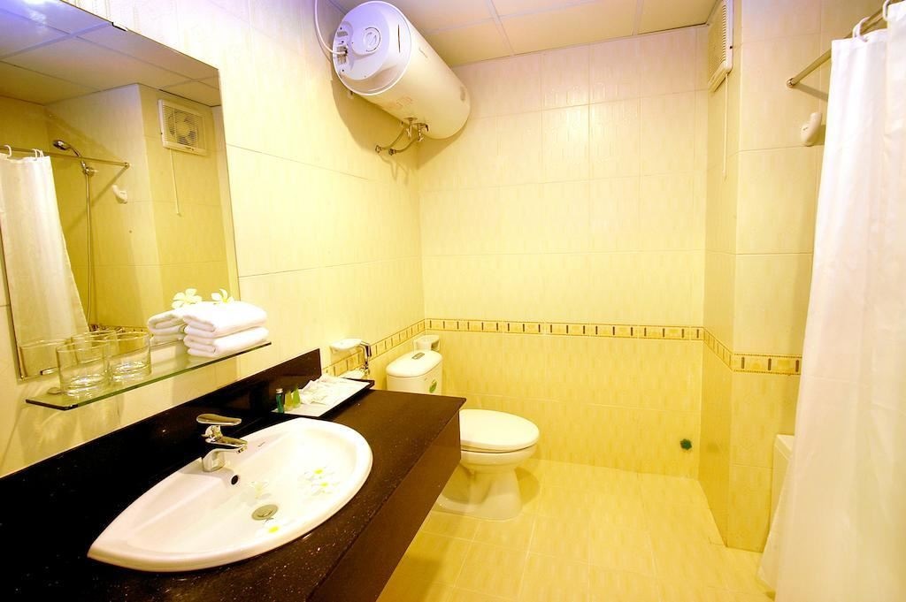 rooms-junior-suite-sea-view-with-balcony