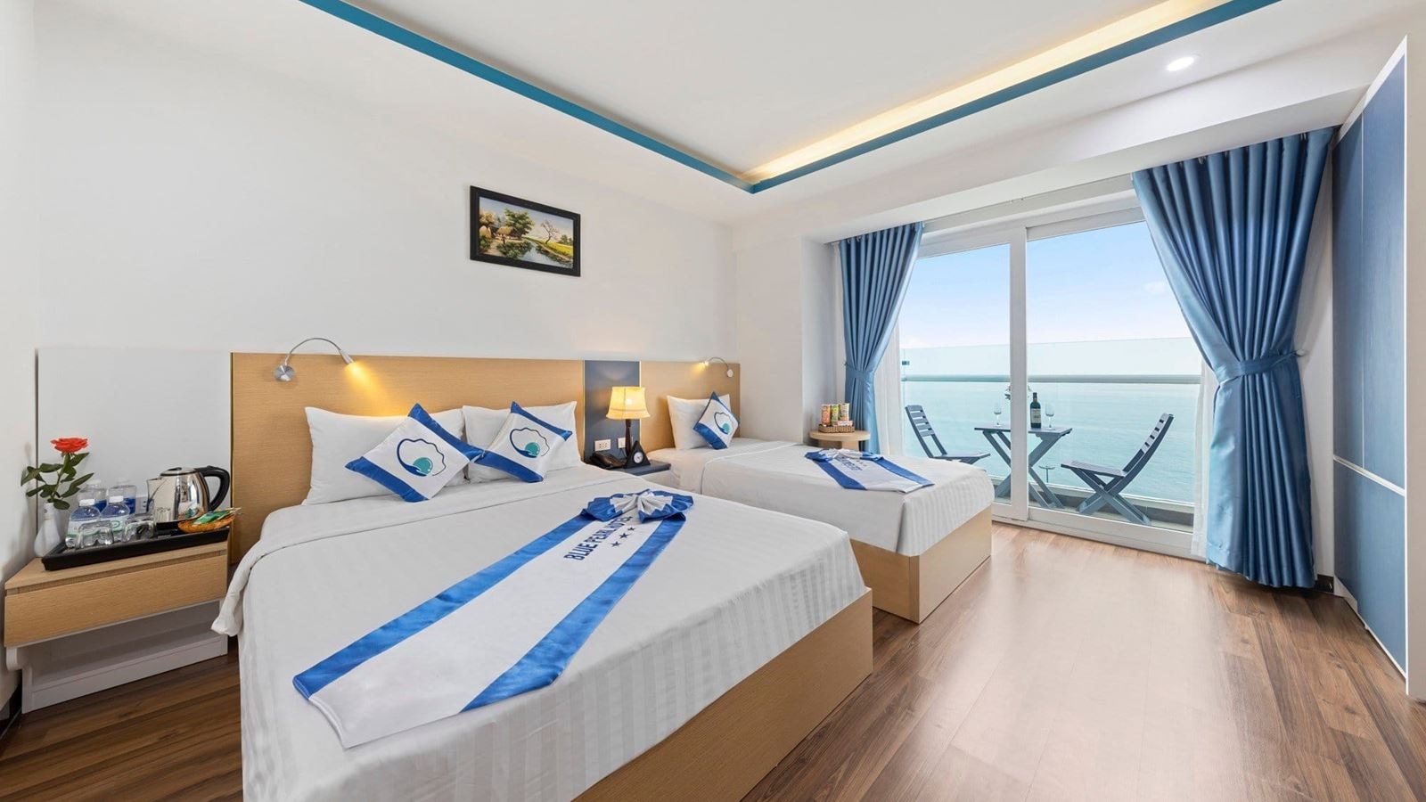 rooms-deluxe-sea-view-with-balcony-child-without-extra-bed