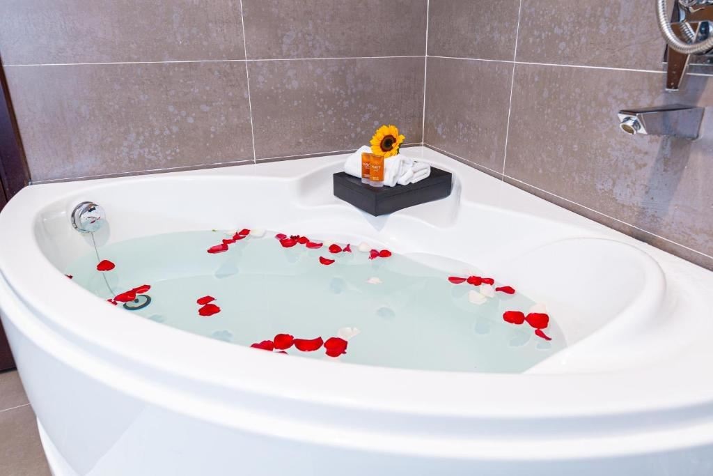 rooms-standard-no-window-no-extra-bed