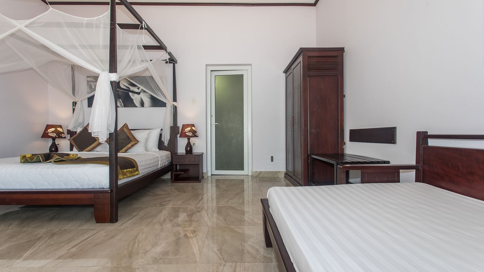 rooms-villa-beachfront