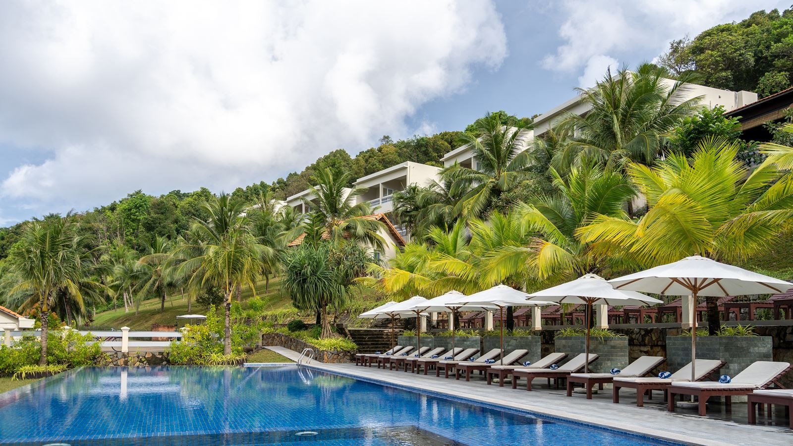 pools-outdoor--indoor-pool