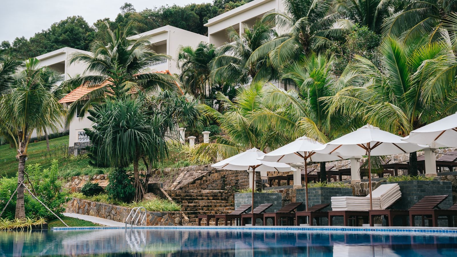 pools-outdoor--indoor-pool
