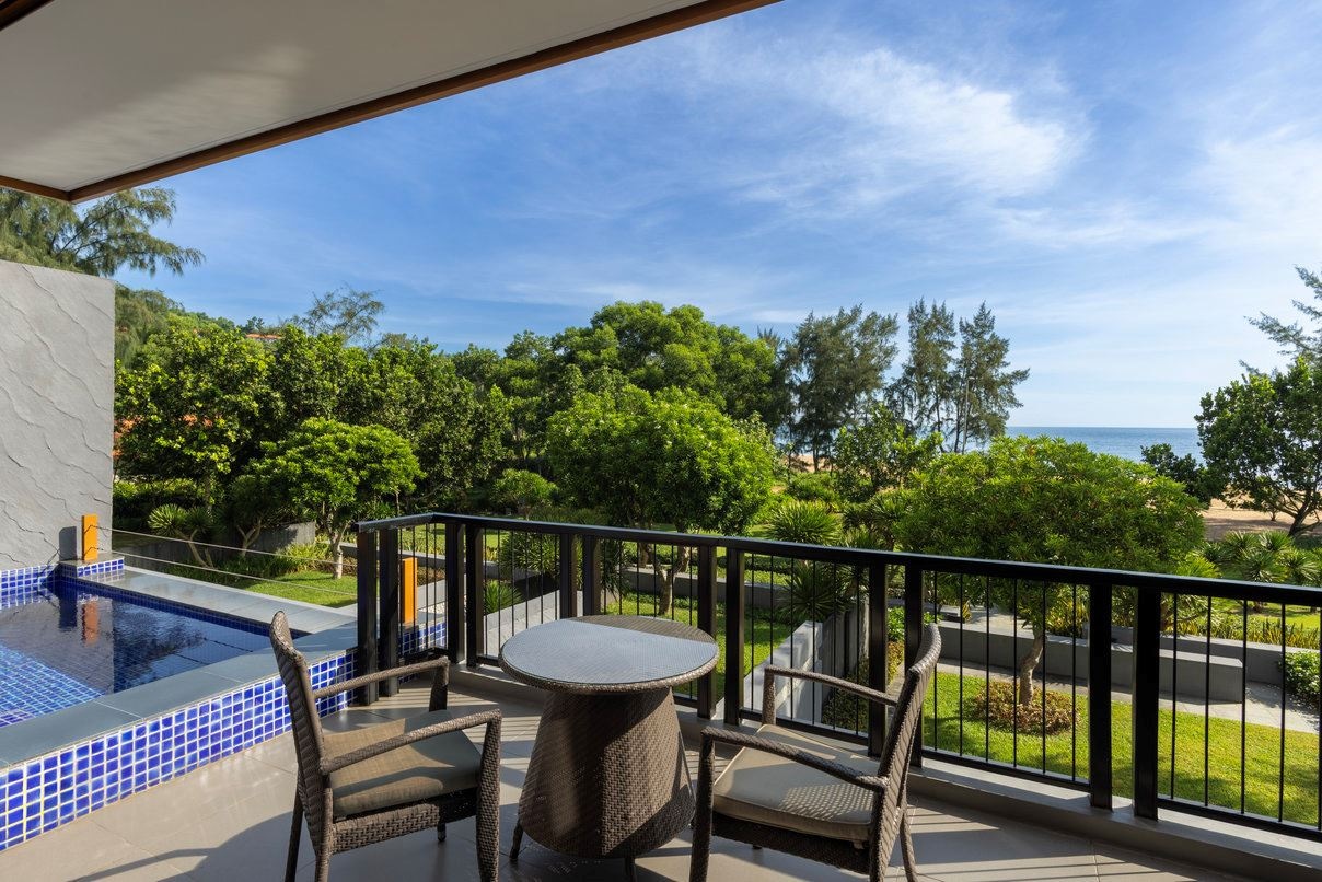 rooms-seaview-junior-pool-suite