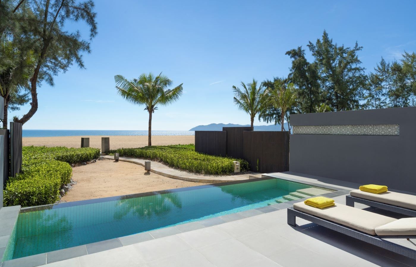 rooms-beachfront-2bedroom-pool-suite