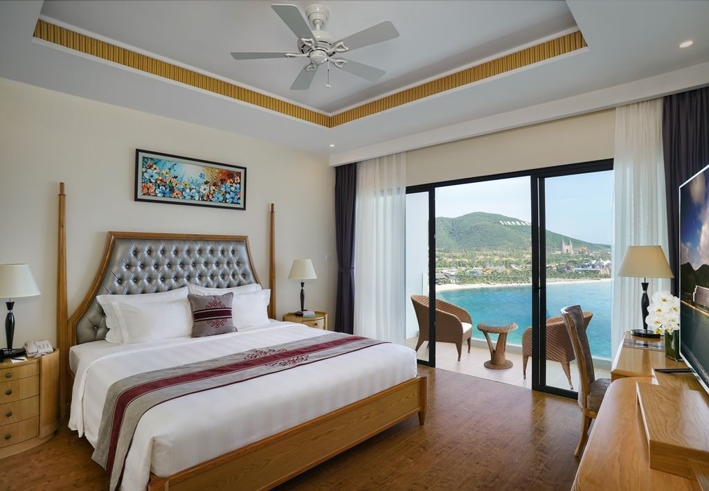 rooms-executive-suite-ocean-view