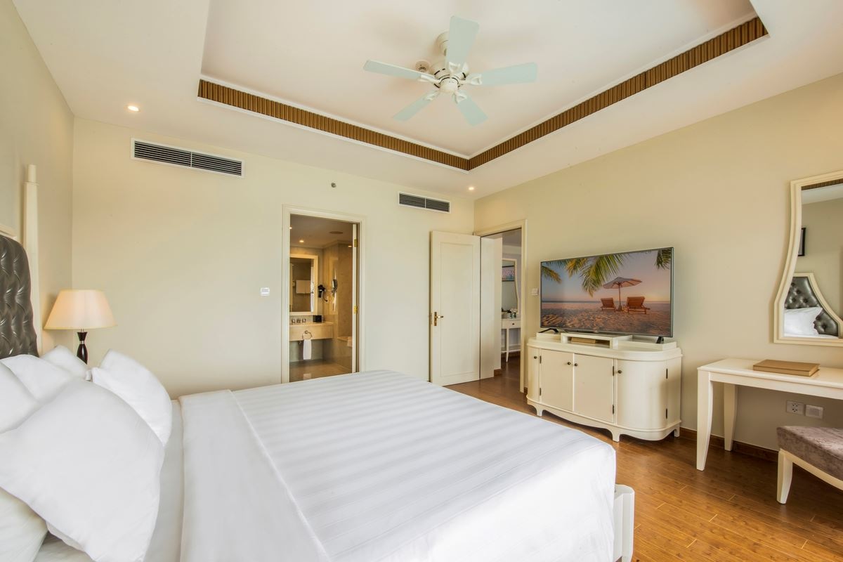 rooms-executive-suite-ocean-view