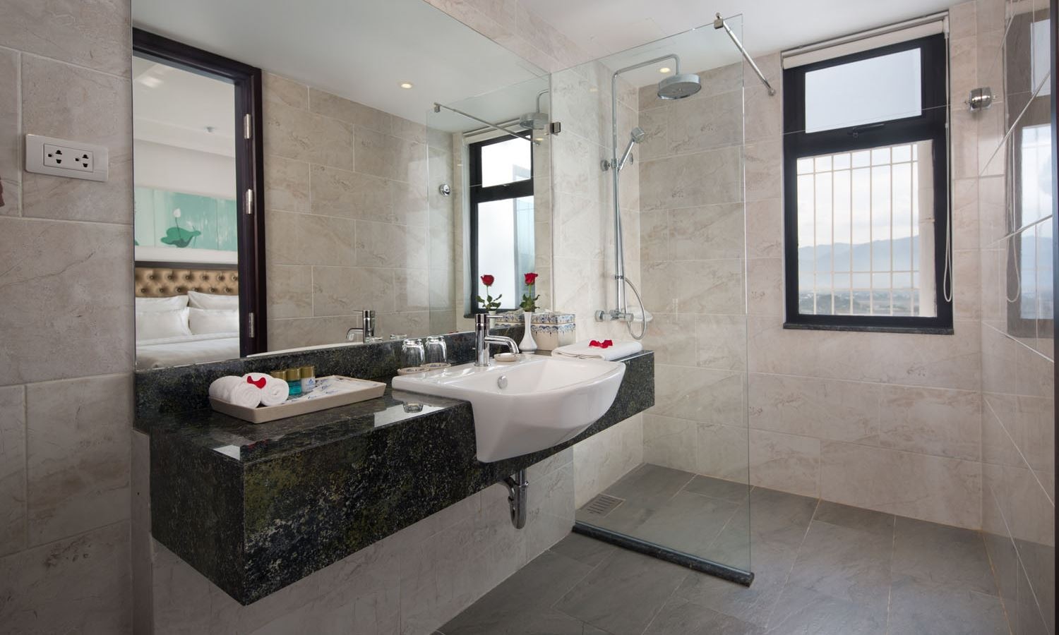 rooms-superior-city-view