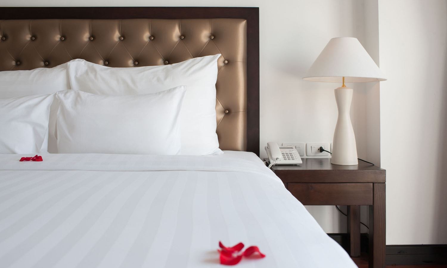 rooms-deluxe-city-view