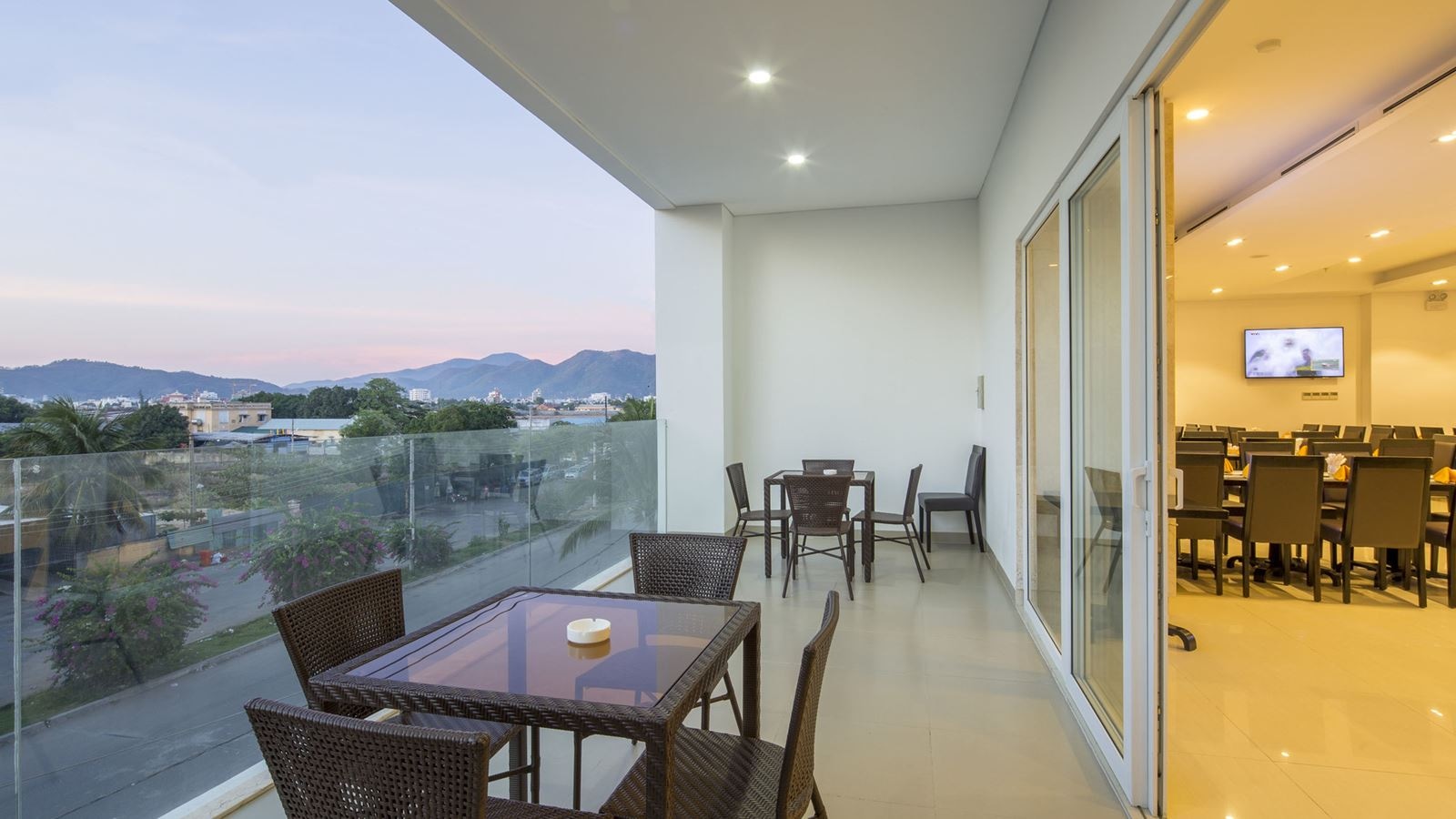 restaurants-restaurant