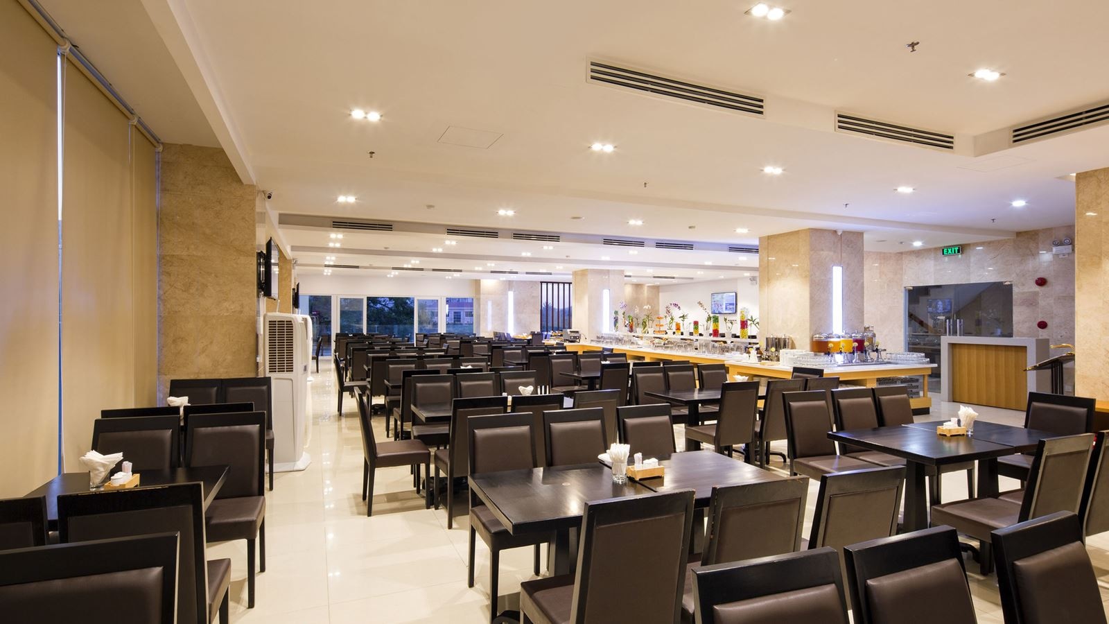 restaurants-restaurant