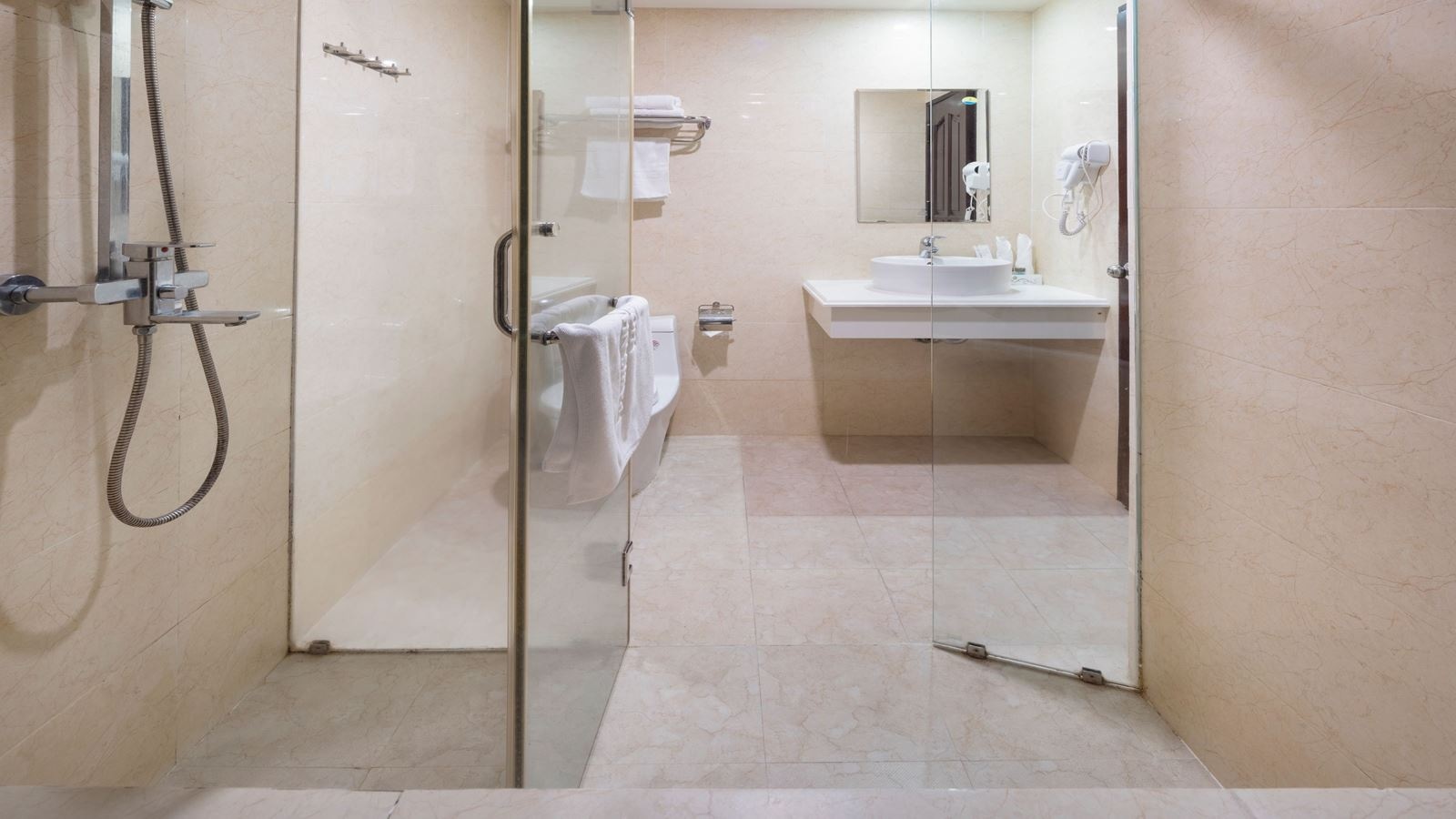 rooms-room-deluxe-seaview