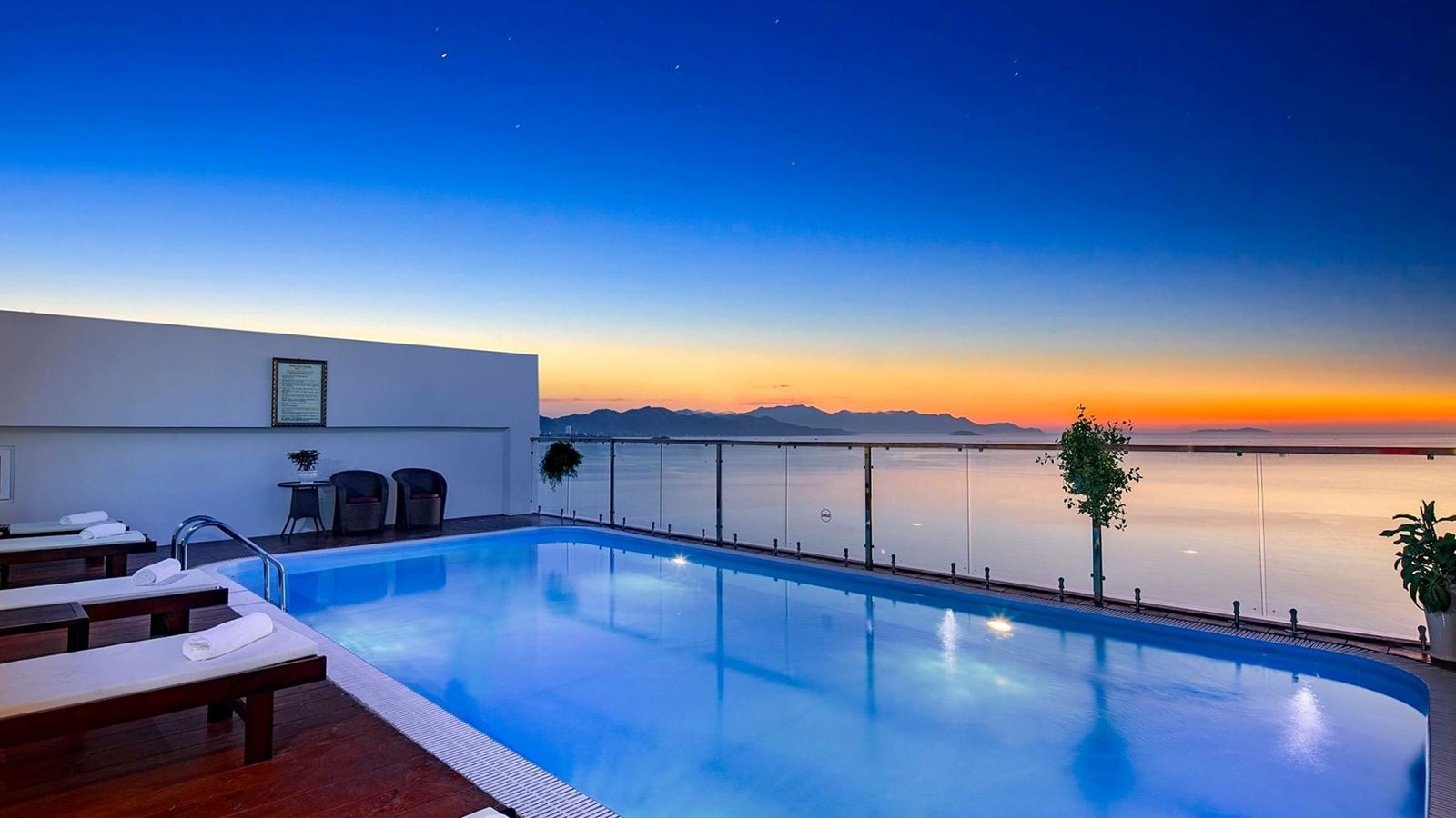 pools-outdoor--indoor-pool