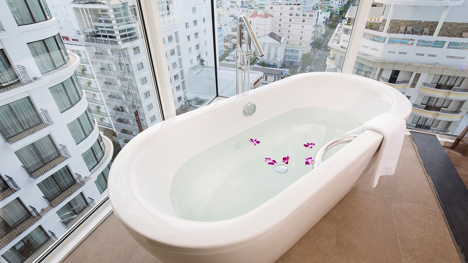 rooms-room-executive-club