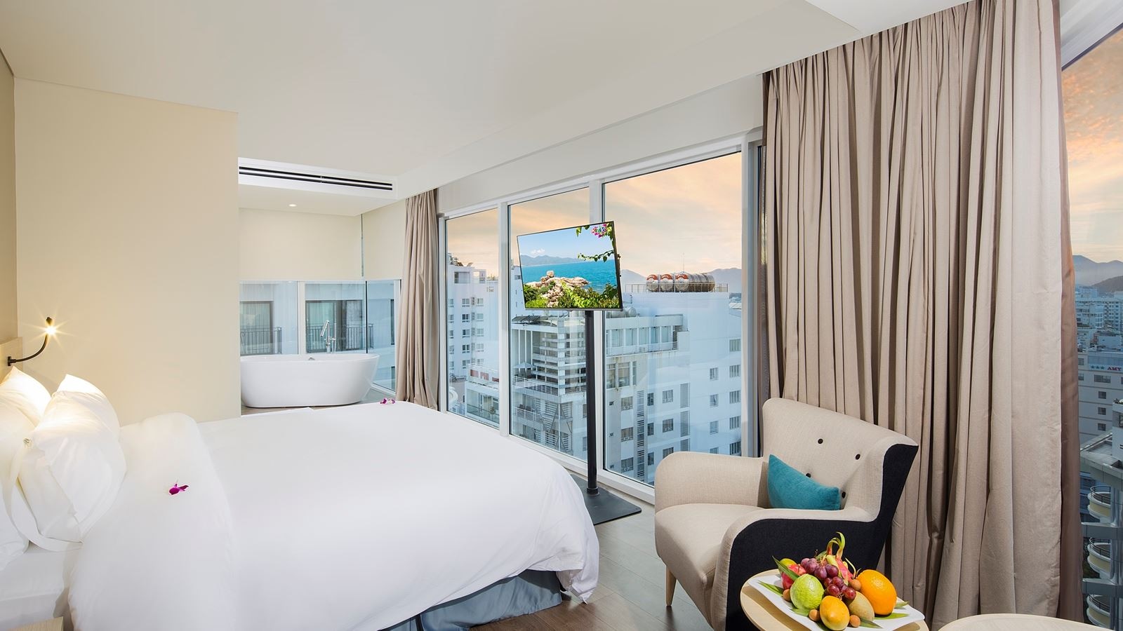 rooms-room-executive-club-child-without-extra-bed